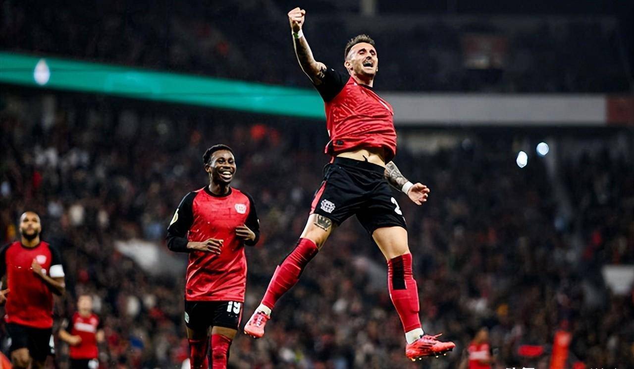 爱游戏平台包含转折点！斯图加特篮板制胜；德国杯今晨攻防权衡；底气十足；赛程密集仍需轮换的词条